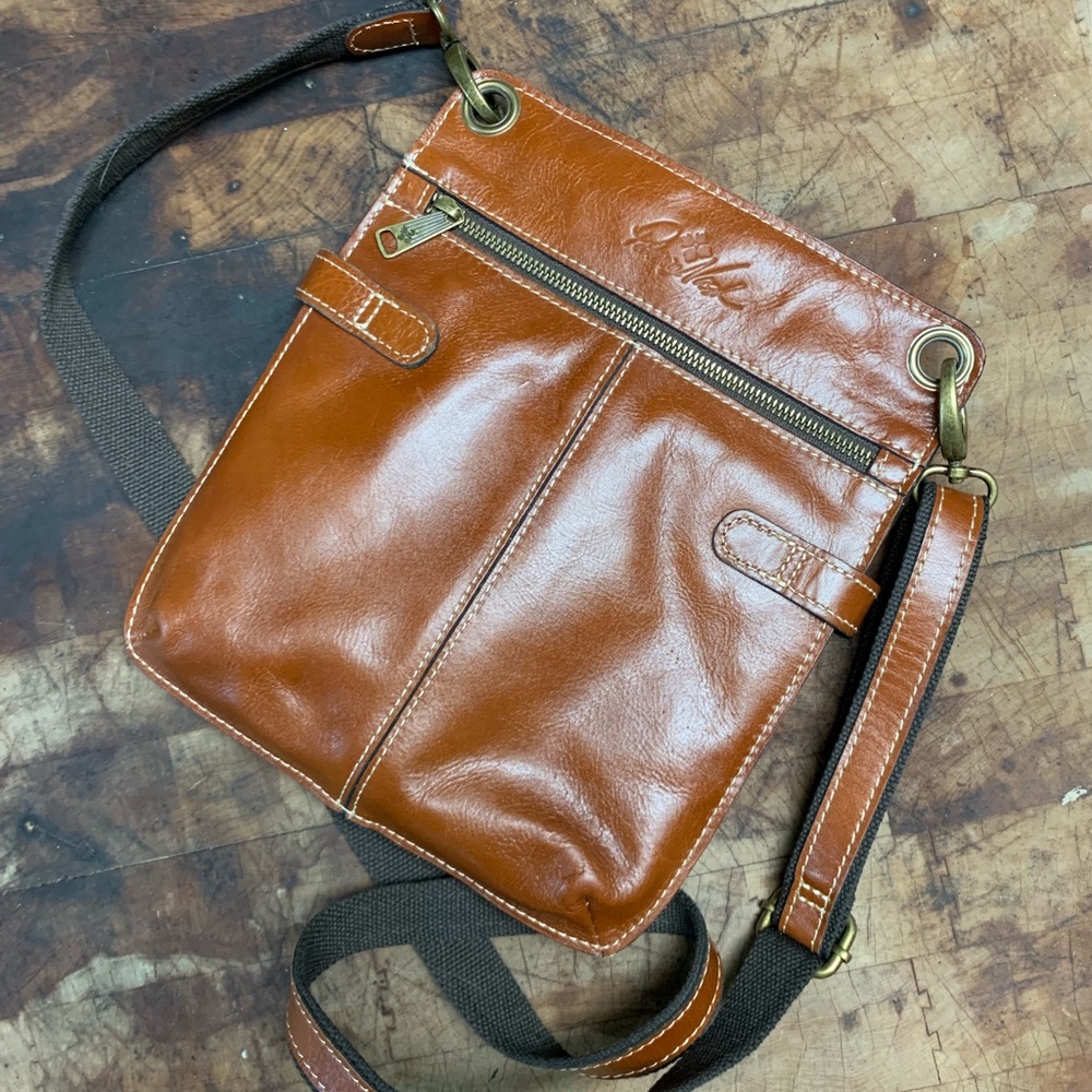 NWOT! Patricia Nash cross body bag!